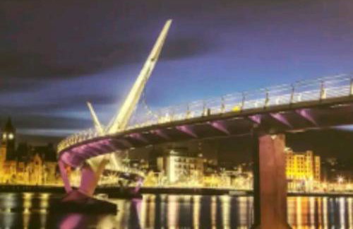 penthouse on the river foyle. foyleview apartments - Foto 25