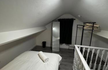 CityBuzz 4 Bedroom House in Nottingham Sleep 7 - Foto 6