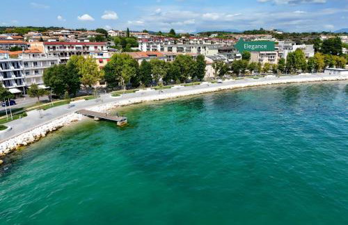 Elegance Apartment DesenzanoLoft Official Partner Homes & Villas by Marriott Bonvoy - Foto 2
