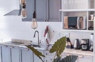 Gleba com ar-condicionado na sala e quarto, sacada e piscina - Foto 9