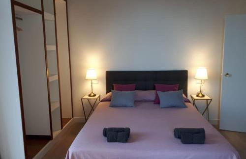 Beautiful Apartment on Las Ramblas with Port views - Photo 20