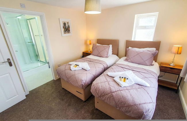 White Jasmine in Stroud - Foto 1