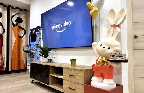 LUJO Parking, Proyector, Maquinita y Patinetes - Foto 10