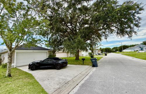 Grand Deluxe Pines 3BR Pool Home near Disney - Foto 1