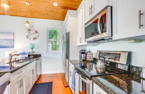 Waterfront Stuart Oasis with Hot Tub and Dock! - Foto 8