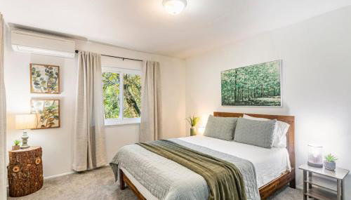 Sierra Vista by Willowbend Creek and waterfalls, Sleeps 16, with Hot tub, Play Yard, Arcade - Foto 4