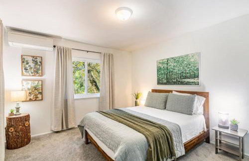 Sierra Vista by Willowbend Creek and waterfalls, Sleeps 16, with Hot tub, Play Yard, Arcade - Foto 4