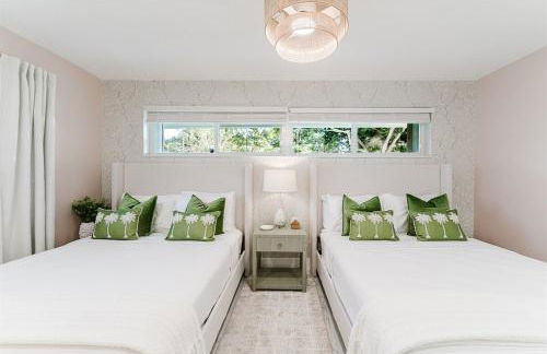 Palms Oasis with Salt Pool Movies Firepit Golf - Photo 9