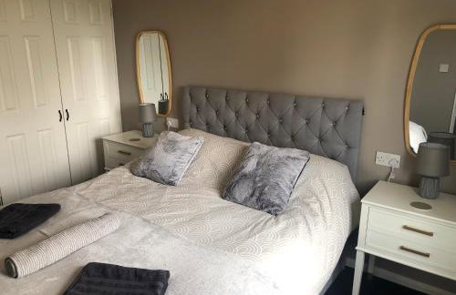 Spacious Lodge With Hot Tub - Foto 36