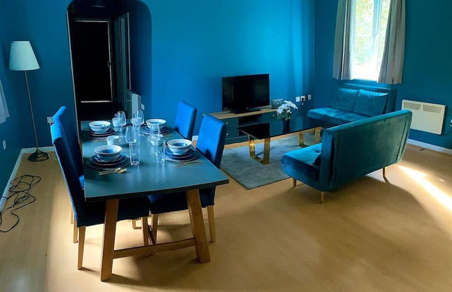 Beautiful 2-bed Apartment in Leeds - Photo 8