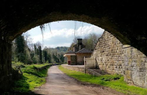 Honeysuckle Cottage -PART OF ALTON COTTAGES - Foto 27