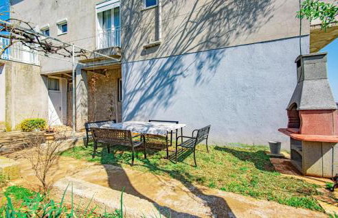 5 Bedroom Lovely Apartment In Raslina - Foto 10