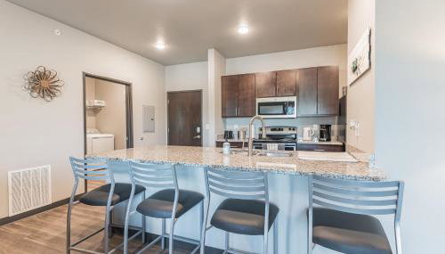 Modern Stay Near Jack Trice Stadium - Walk to ISU - Foto 2