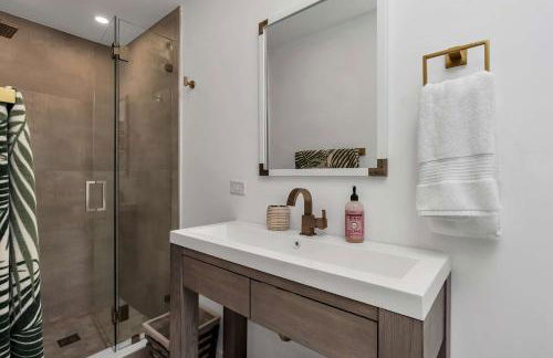 Charming Studio w Pool One Mile to Beach Pets Welcome - Foto 13