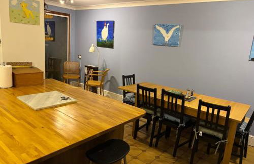 Tenby Victorian Villa with parking, pets allowed - Photo 43