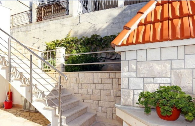 Neve - 100 m From Pebble Beach - A1 - Photo 15