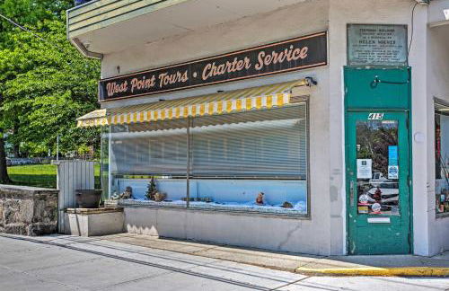 Updated Home with Patio Half Mile to West Point - Foto 31