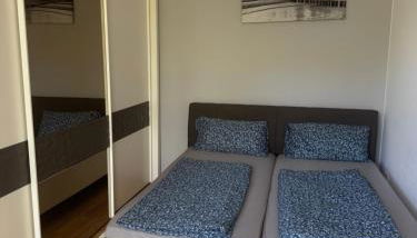 Zentrale 4 Zimmerwohnung mit kostenlosem Stellplatz - Foto 2