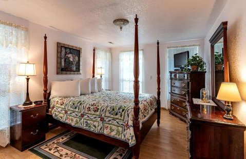 Secluded Lakefront Cabin with Private Dock on Lake Nantahala, Topton, North Carolina - Foto 8