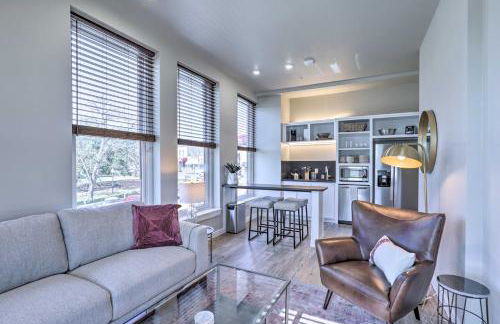 Sleek, Newly Updated Downtown San Marcos Apt! - Photo 2