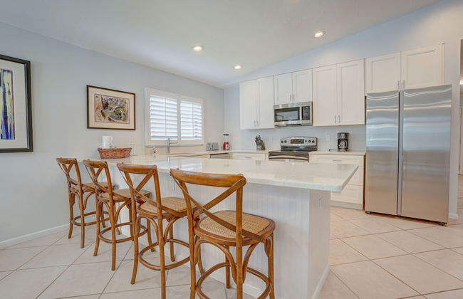 Milano Vacation Rental: Newly Renovated 3-BR Home with Private Pool, Hot Tub, and Pet-Friendly Front Yard. Minutes from Vanderbilt Beach - Photo 7