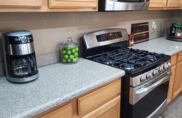 Bold Blue Retreat in Henderson - Foto 11