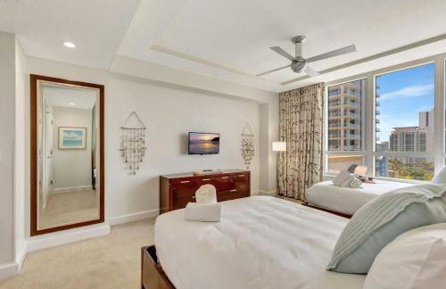 2B Beachfront condo! Pool! Games! 15 mins to PBI! - Foto 43