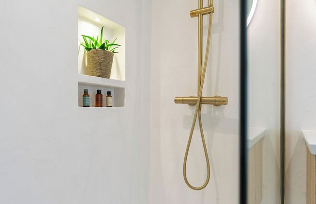 Modern 2-bed Apartment - Sleeps 6 - Seafront View - Foto 9