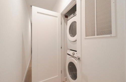 Unit 5 Cozy 1 Bed Room with Queen Bed plus Sofa Pullout - Foto 9