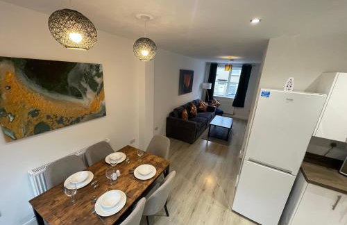 3 Bedroom New House with Wi-Fi Sleep 5 By Home Away From Home - A - Foto 16