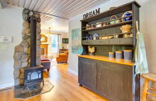 Historic Mapleton Cottage with River Views and Hot Tub - Foto 6