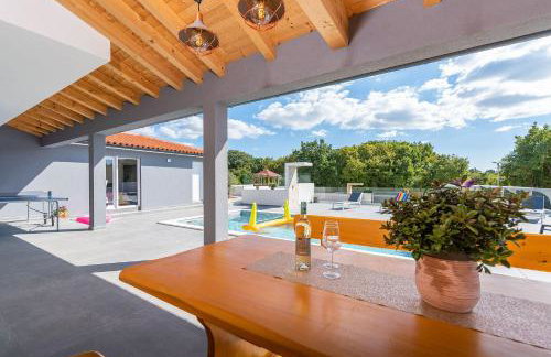 Villa mit Privatpool, Ping-Pong, BBQ - Foto 24