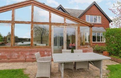 Manor Wood - Photo 50