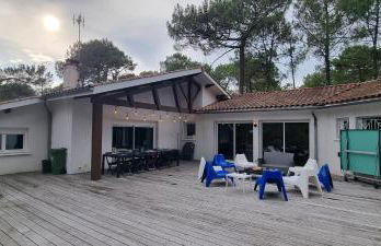 Villa Tré les Pins, 7 chambres, à 100m du LAC DE LACANAU - Foto 1