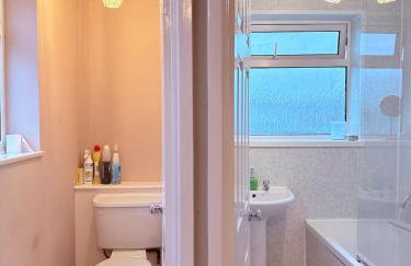 Spacious 3 Bed House In Horley With Long Driveway - Foto 20