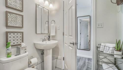 Panoramic Valley Downtown Basement Suite - Foto 4