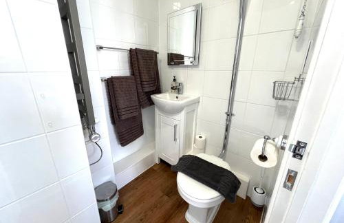 Large Family-Friendly 2BD Glastonbury Retreat, Sleeps 5 - Foto 18