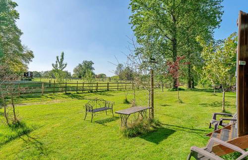 Finest Retreats- Shepherds Hut at Hilltop Farm - Foto 40