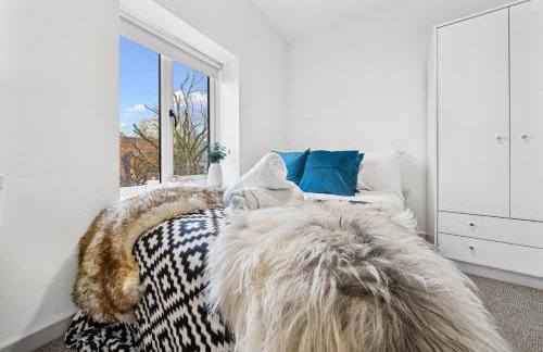 Modern & Cozy Private Double Room - Shared House by AltoLuxo Short Lets & Serviced Accommodation with Free WiFi & Parking - Foto 36