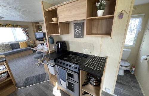3 Bedroom Caravan, Edi Rita, Robin Hood, Pet Friendly - Photo 26