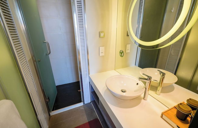 Epoch Hotel - Photo 28