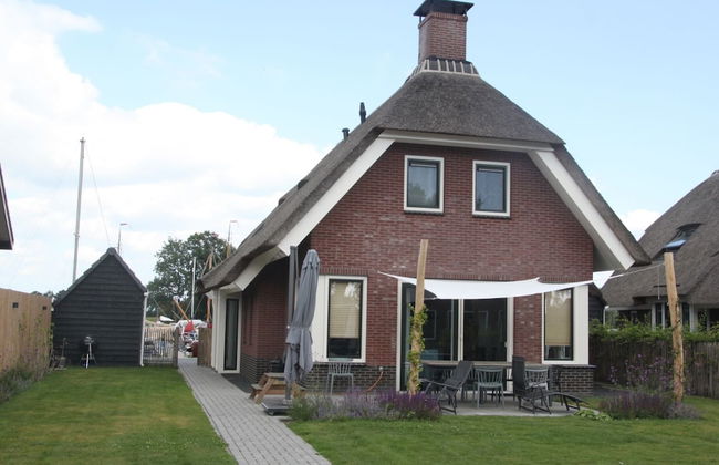 Villa With Large Garden in a Holiday Park - Foto 1