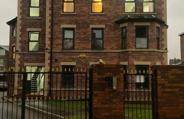 Lovely 4 bed (sleeps 8) apartment close to city - Foto 19