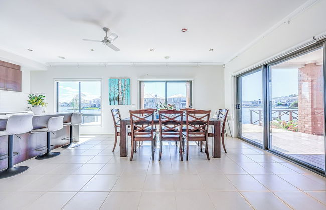 StayAU 5BR Lakefront Escape Point Cook - Foto 44