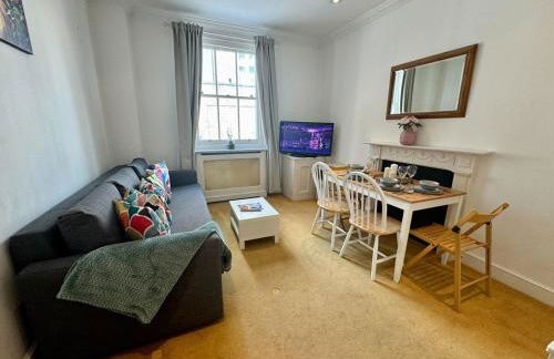 Buckingham Palace Townhouse, UNIQUE location - Foto 2