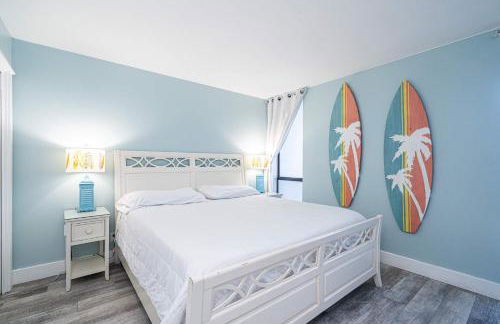 Edgewater Oasis Gorgeous Resort Condo on Beach! - Photo 8