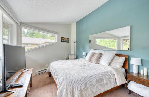 Mt Hood Village Condo - Cozy Retreat with Fireplace - Foto 3