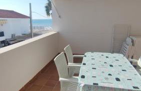 Islantilla-Apartamento con piscina y garaje en primera línea de playa - Foto 9