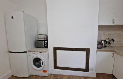 1 Bed Flat - Sleeps 2 - Pets - Parking - Wifi - Foto 13
