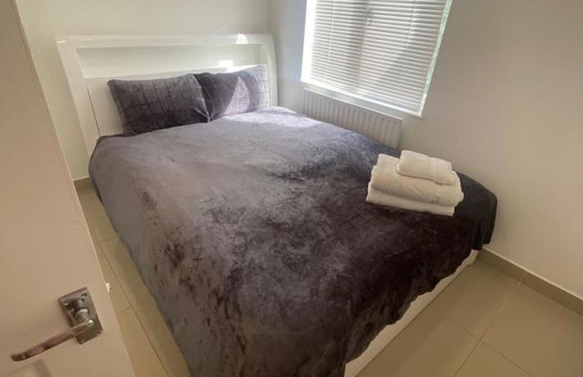 Charming 1-bed Apartment in Chigwell - Foto 2